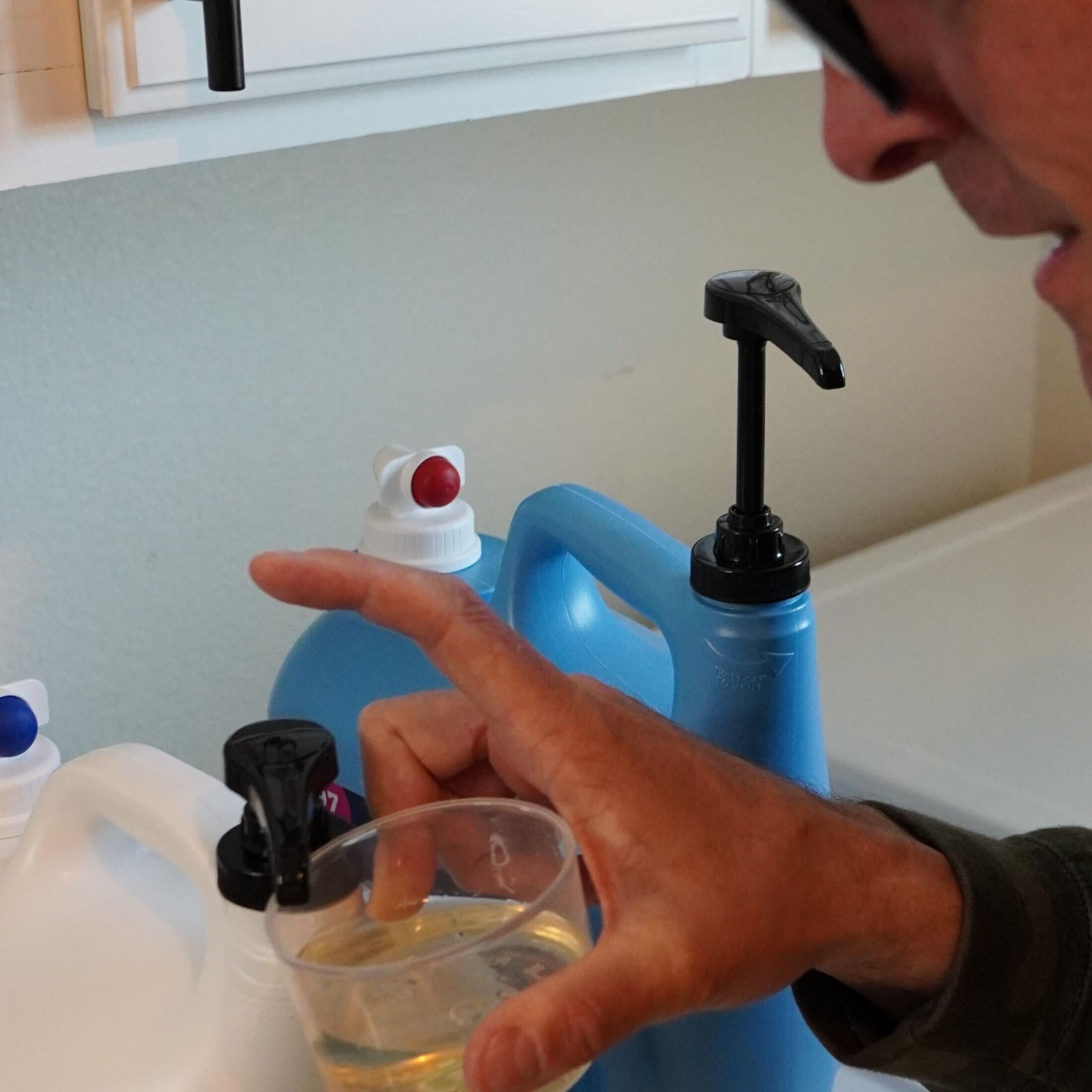Mess-free, drip-free dispensing in action
