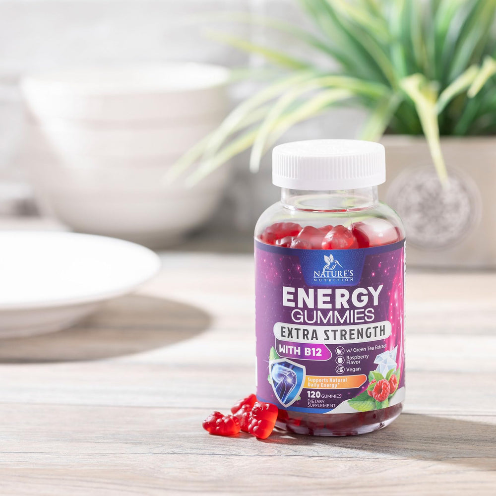Infographic showing vitamin B12 and caffeine benefits of Energy Gummies Berry