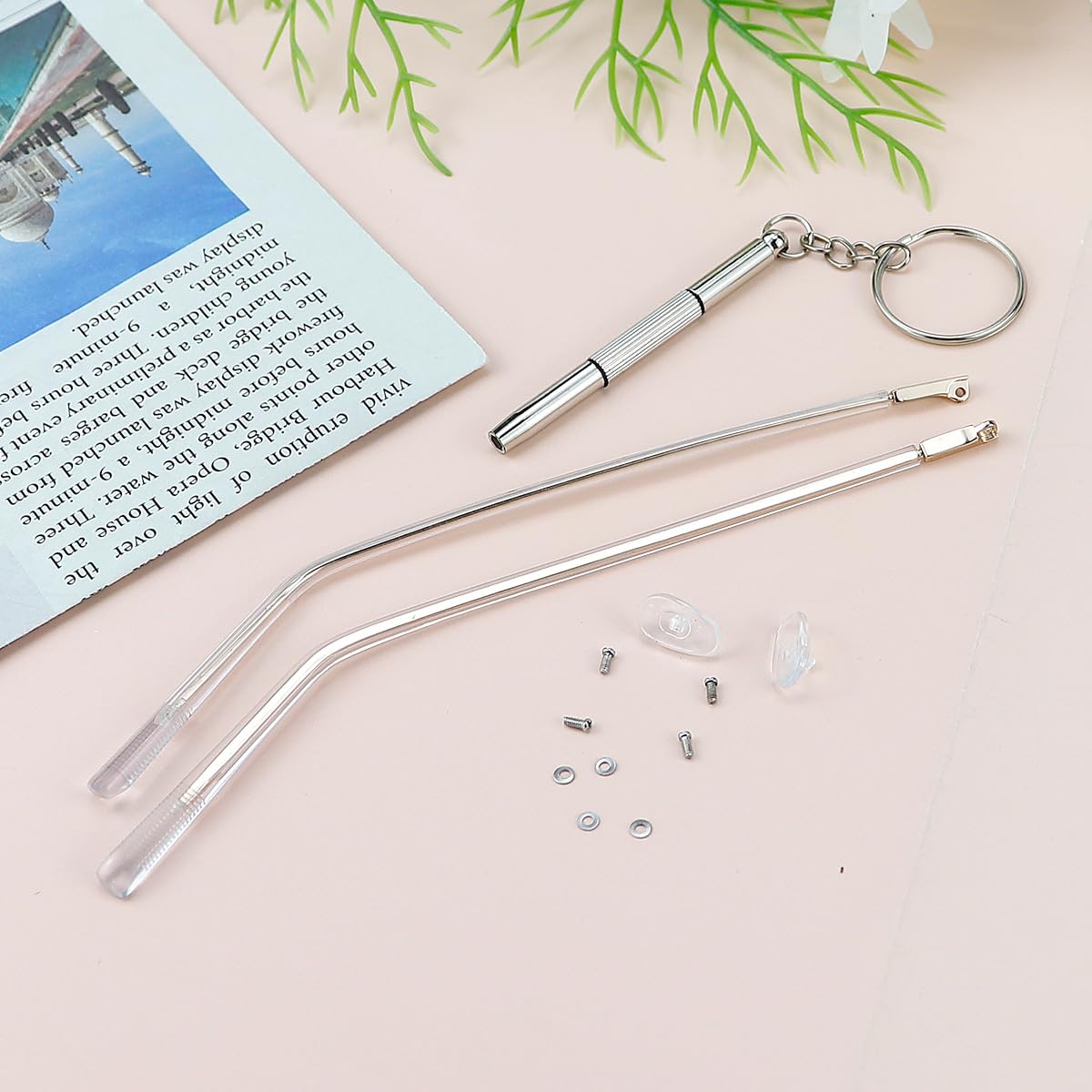 Compact lightweight design reducing ear fatigue