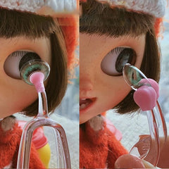 Gentle suction cup for inserting contact lenses