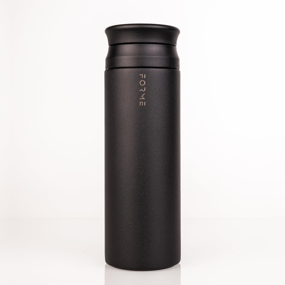 FORME blender shaker bottle charcoal cap closeup, highlighting leakproof design for on-the-go use