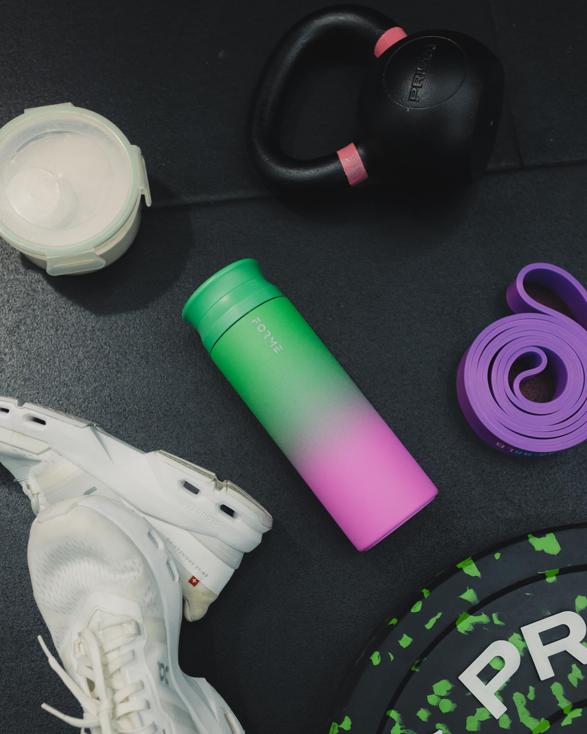 FORME Blender Shaker Bottle gradient color close-up