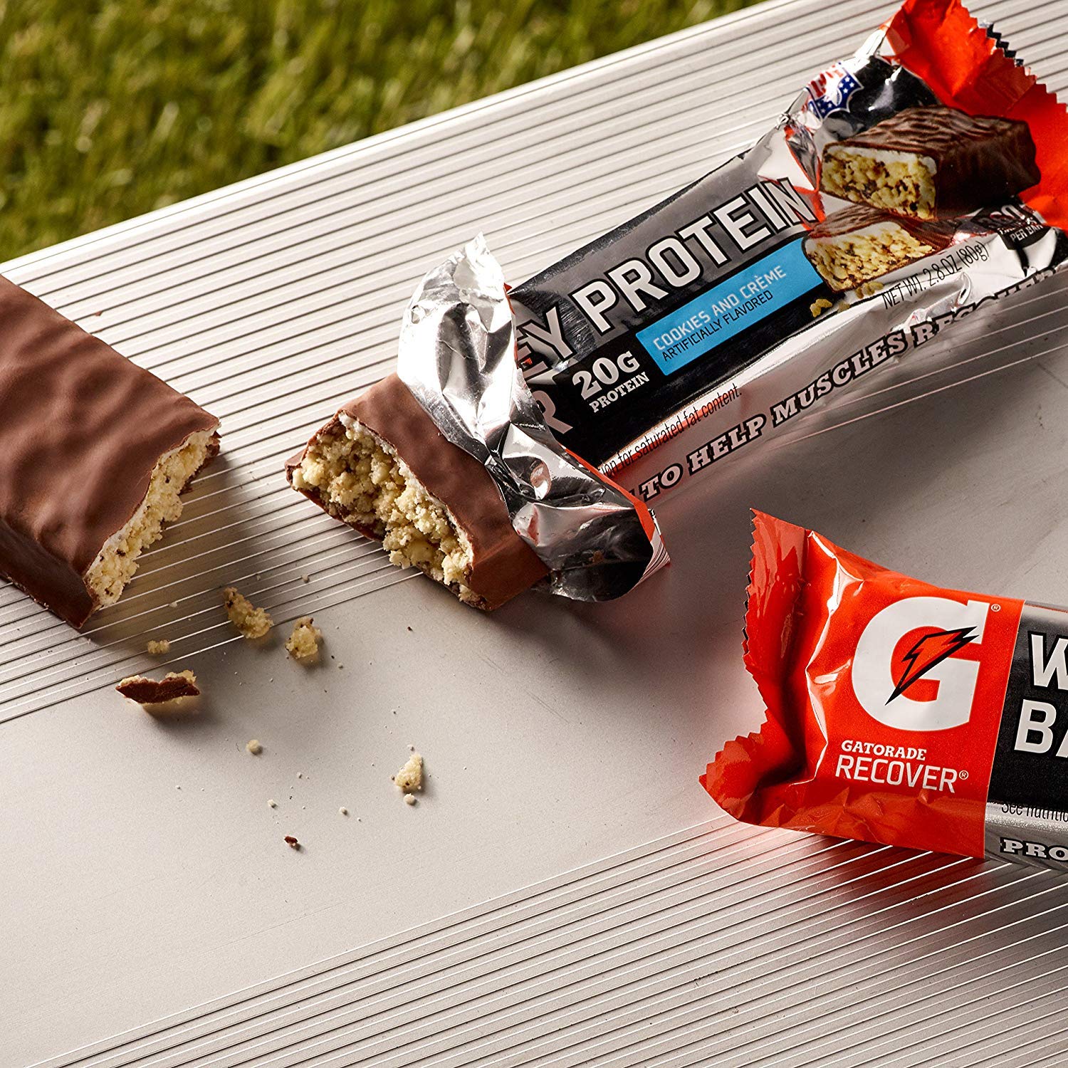 Gatorade Whey Protein Recover Bars nutrition panel focuses on protein and carbs for refuel