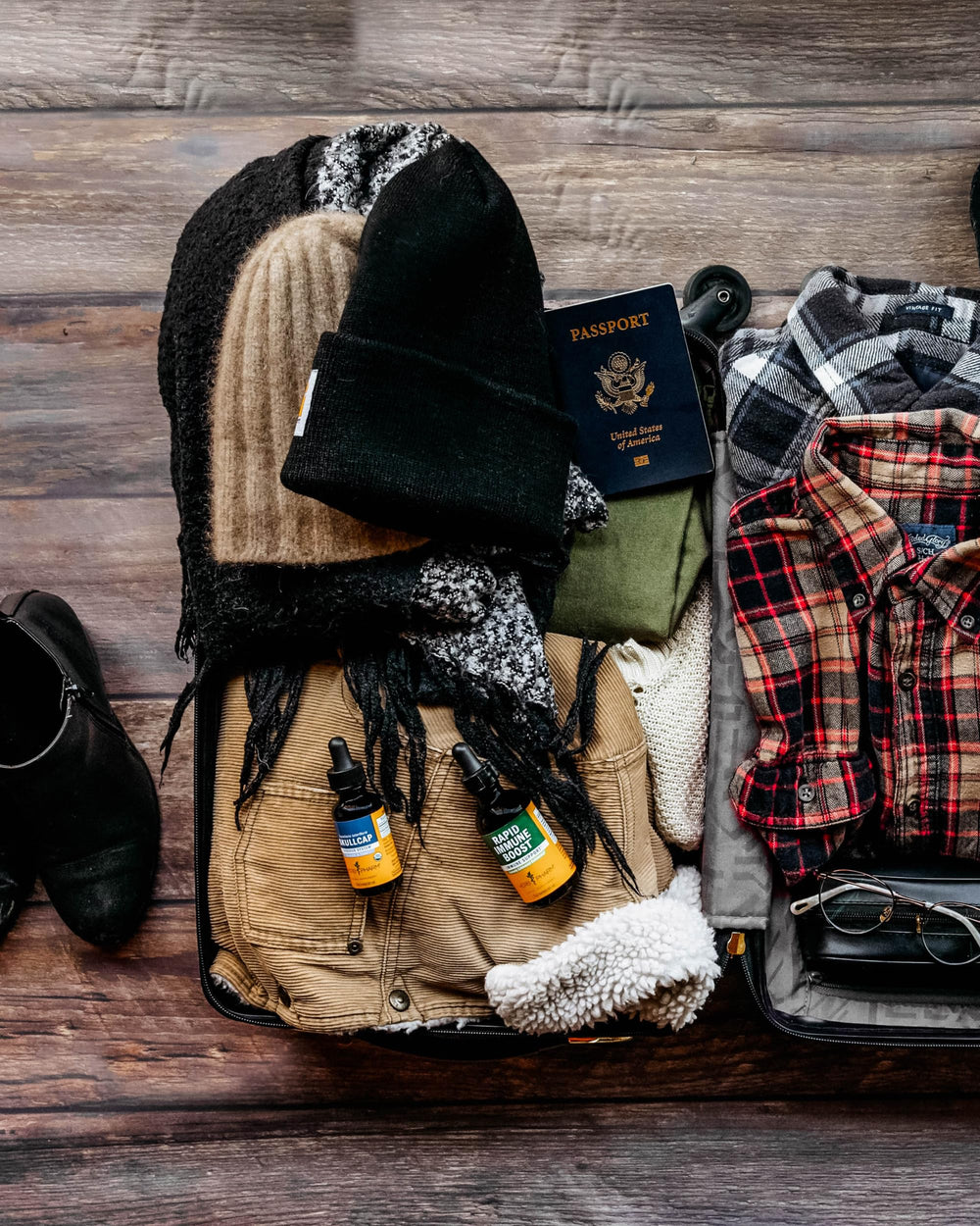 Liquid Skullcap in glass from Herb Pharm showing smooth absorption into beverages.