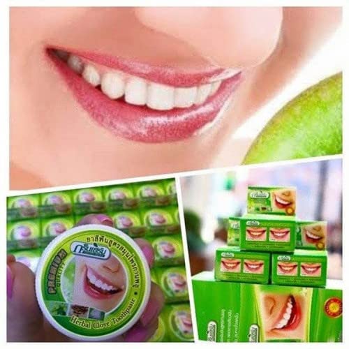 Herbal Whitening Toothpaste with Clove Oil, Mint and Chamomile – tube close-up