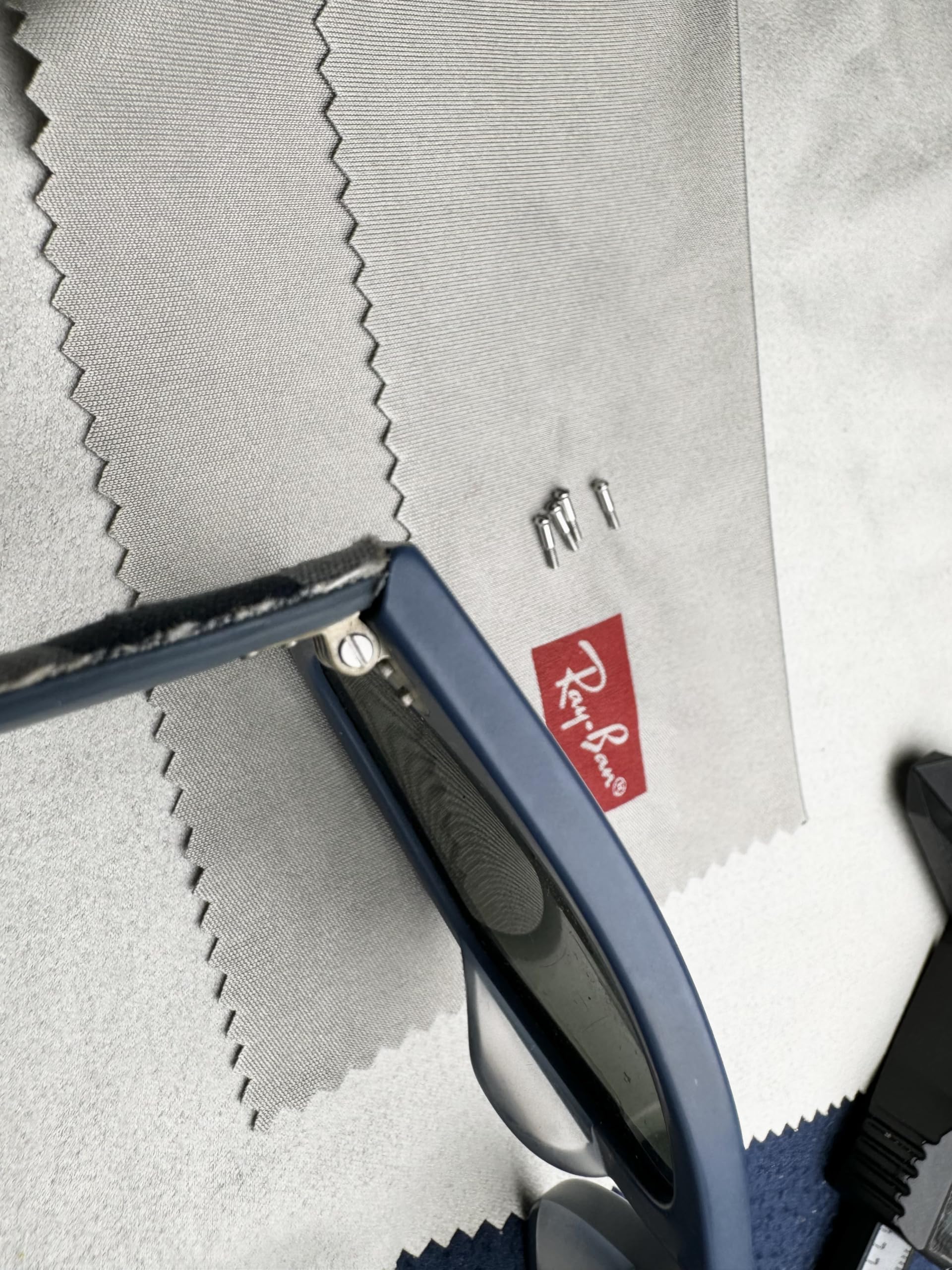 Compatibility with 7-barrel hinges for various Wayfarer models