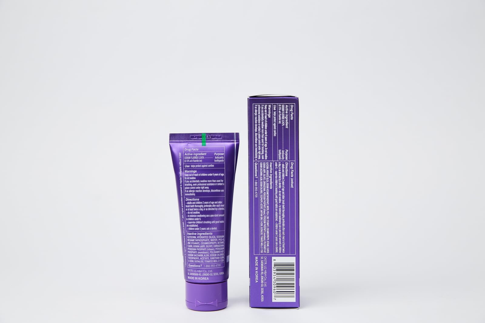 Vanilla Mint flavored toothpaste product shot