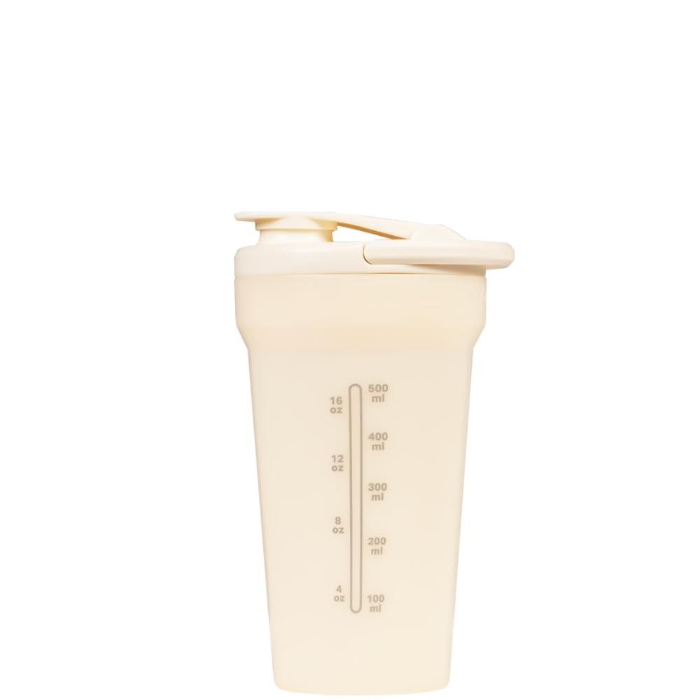 Built-in silent mixing grate inside Hydrojug shaker bottle