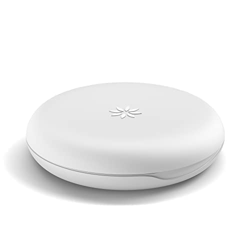 Built-in magnetic closure on the INVISALIGN case