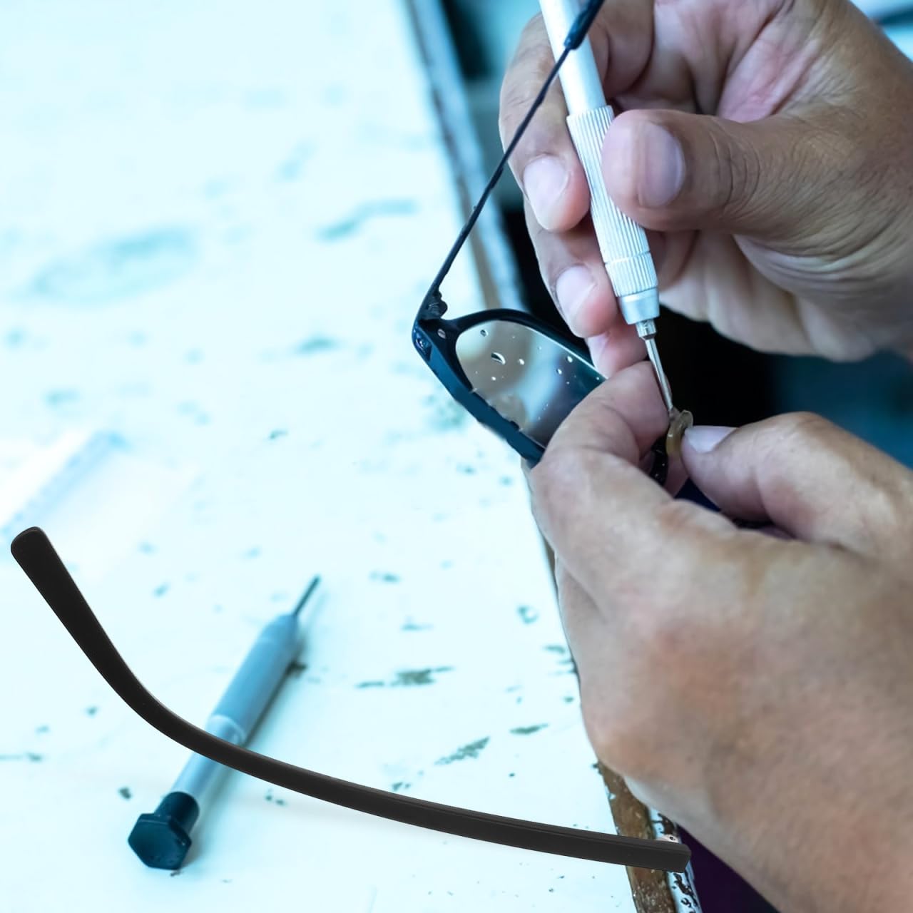 Durable TR90 core with flexible design