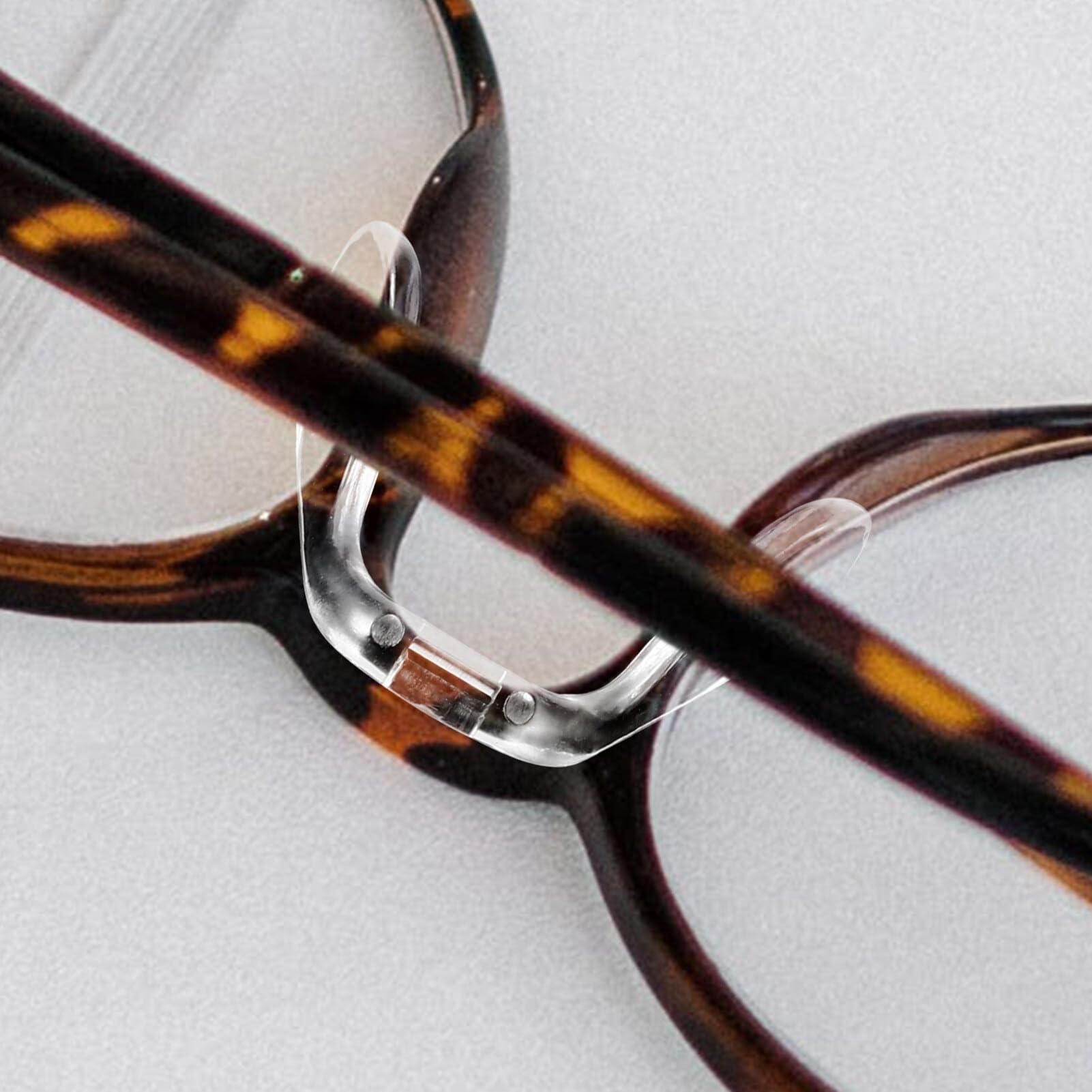 Compatible with most glasses including full-frame and sunglasses