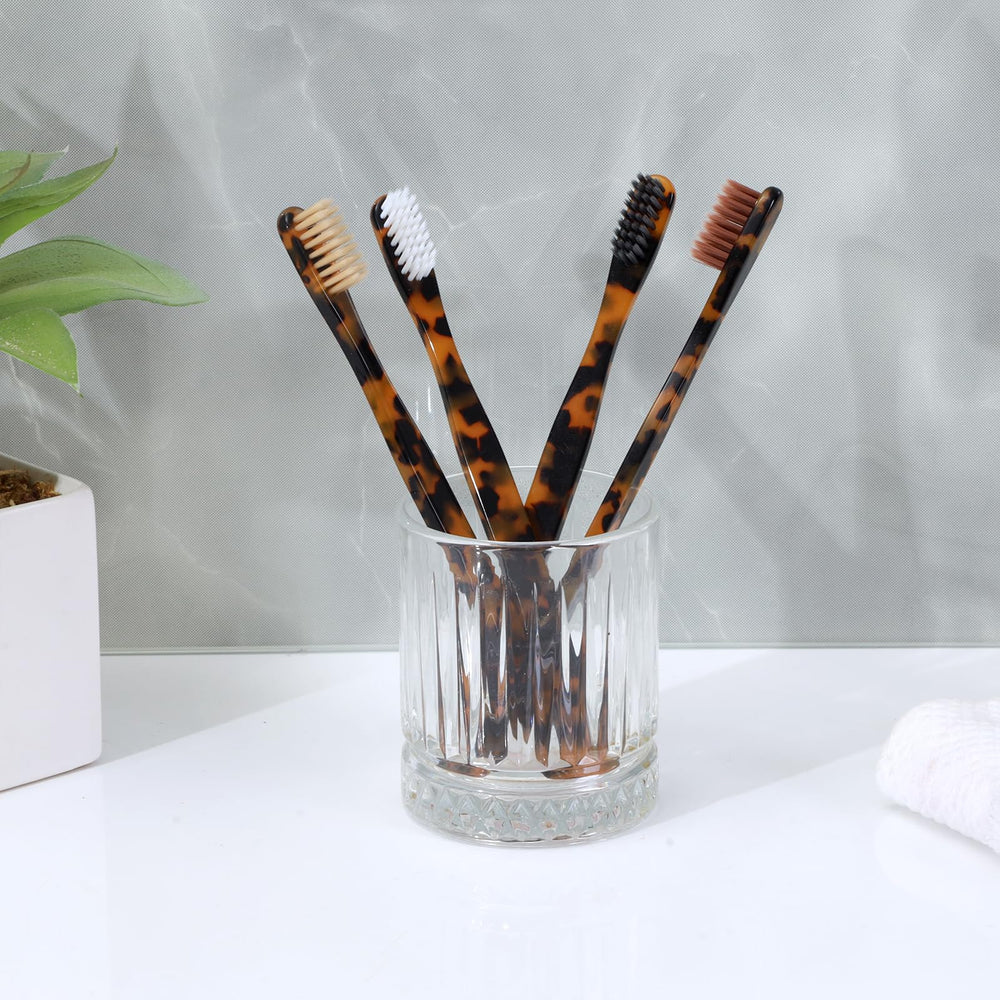 Packaging and product shot of Isshah 8-count toothbrushes