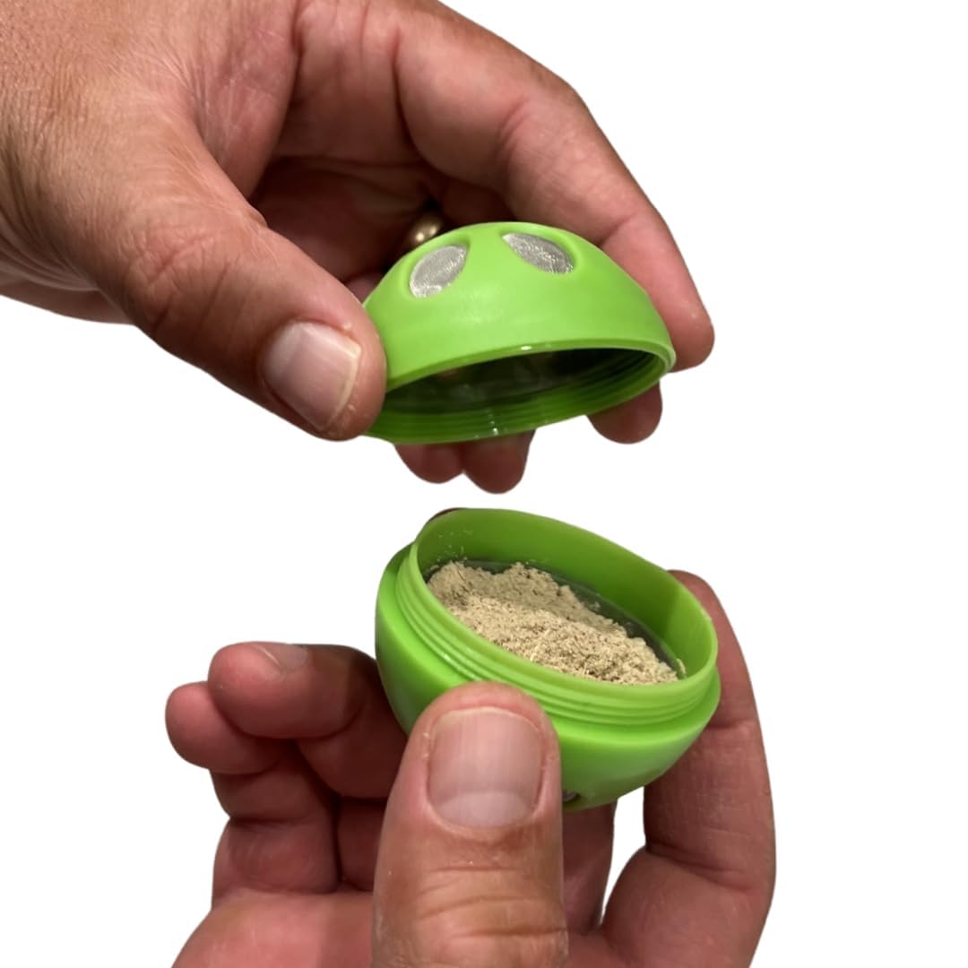 Kava brewing action with AluBall in use