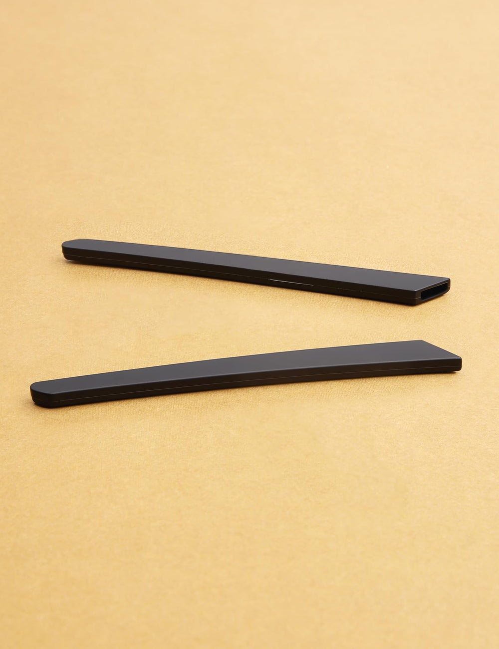 Easy 10-second installation of silicone sleeve on sunglasses