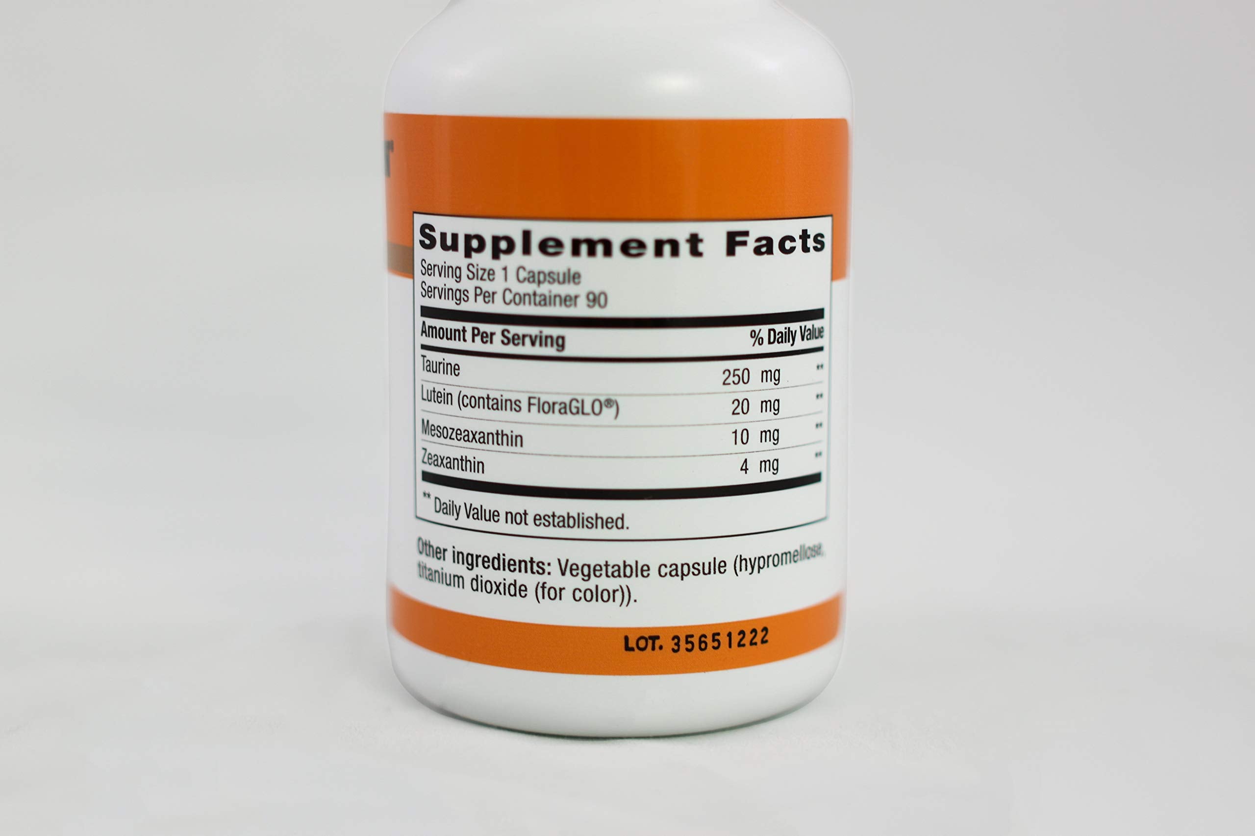 Illustration of mesozeaxanthin, lutein, and zeaxanthin ingredients