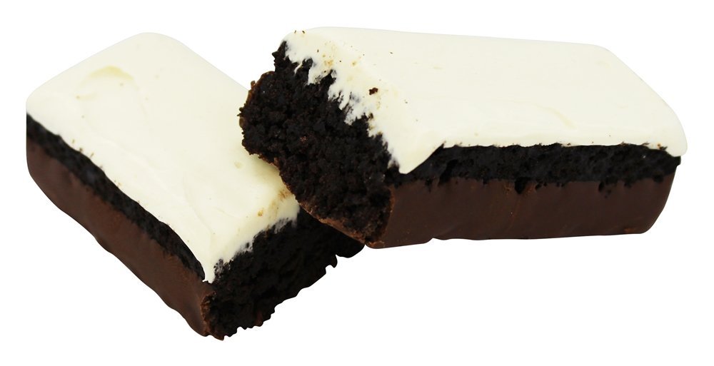 MET-Rx Colossal Cookie Crunch bar close-up emphasizes crisp bite and snack-ready packaging.