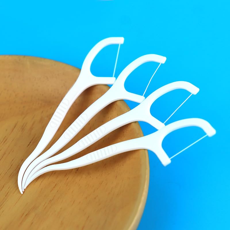 Waxed floss and strong handle designed to prevent sagging