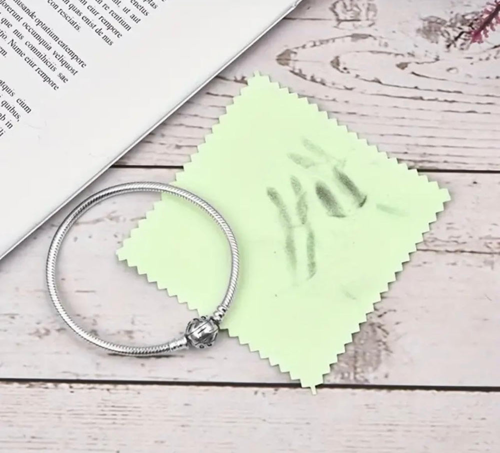 Polishing jewelry and silver with microfiber cloth
