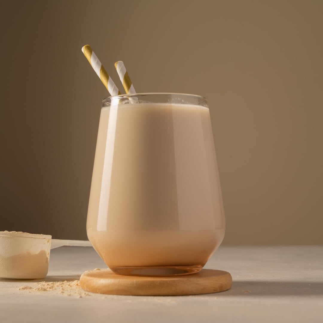 Minimo Nutrition Whey Isolate jar highlights simple ingredients for daily protein intake.