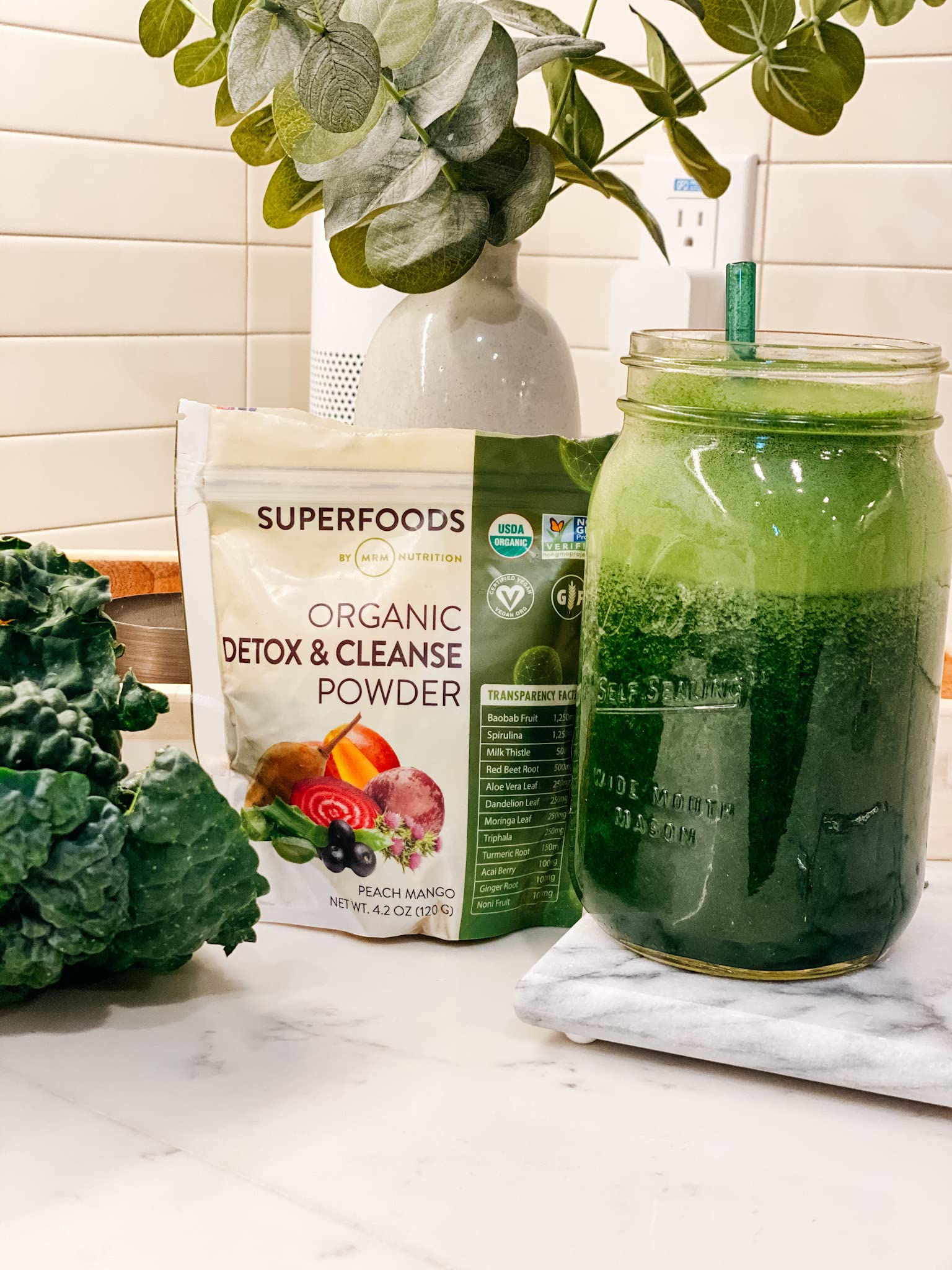 MRM Detox ingredients chart highlights chlorophyll and phycocyanin as part of the formula