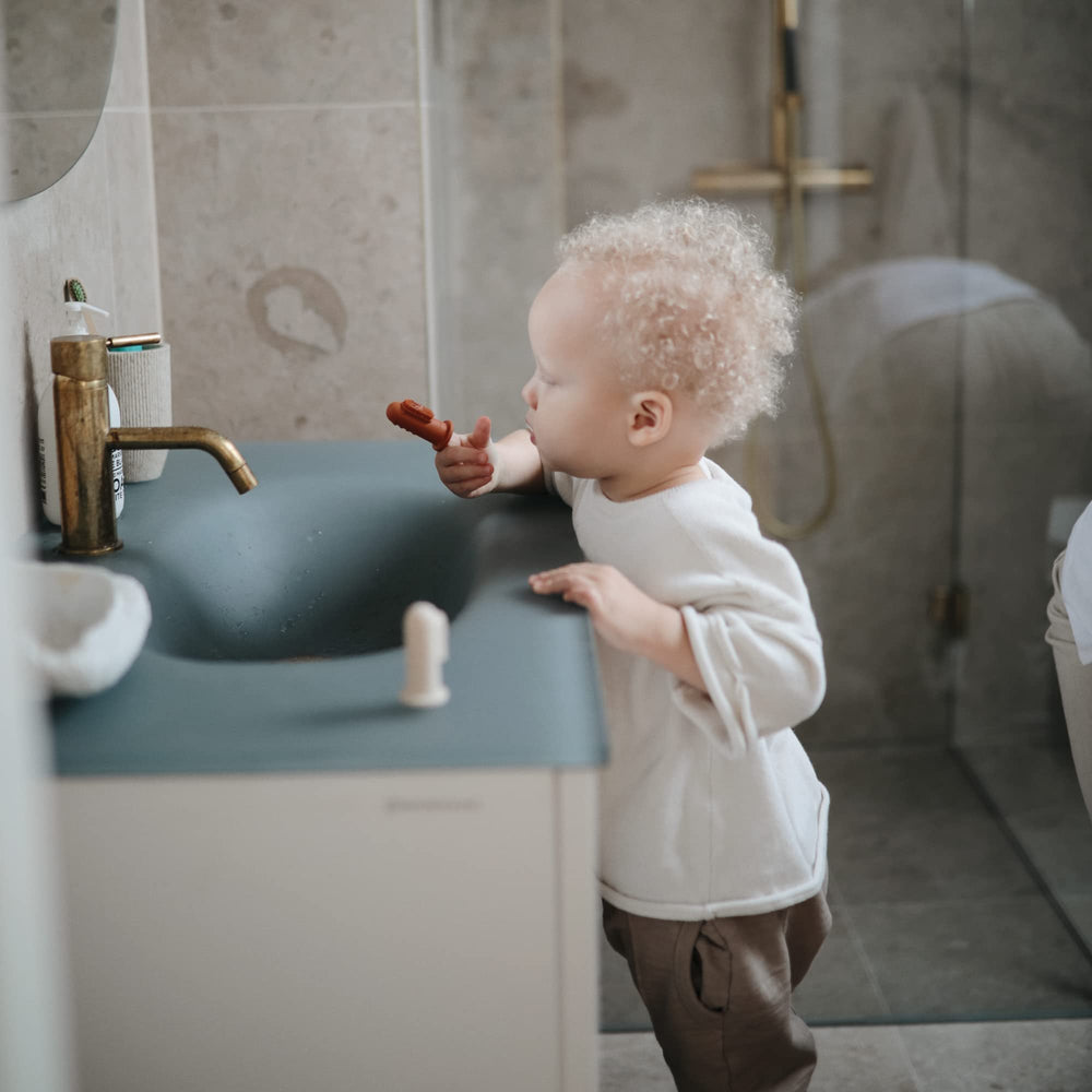 Mushie finger toothbrush 2-pack Tradewinds and Stone
