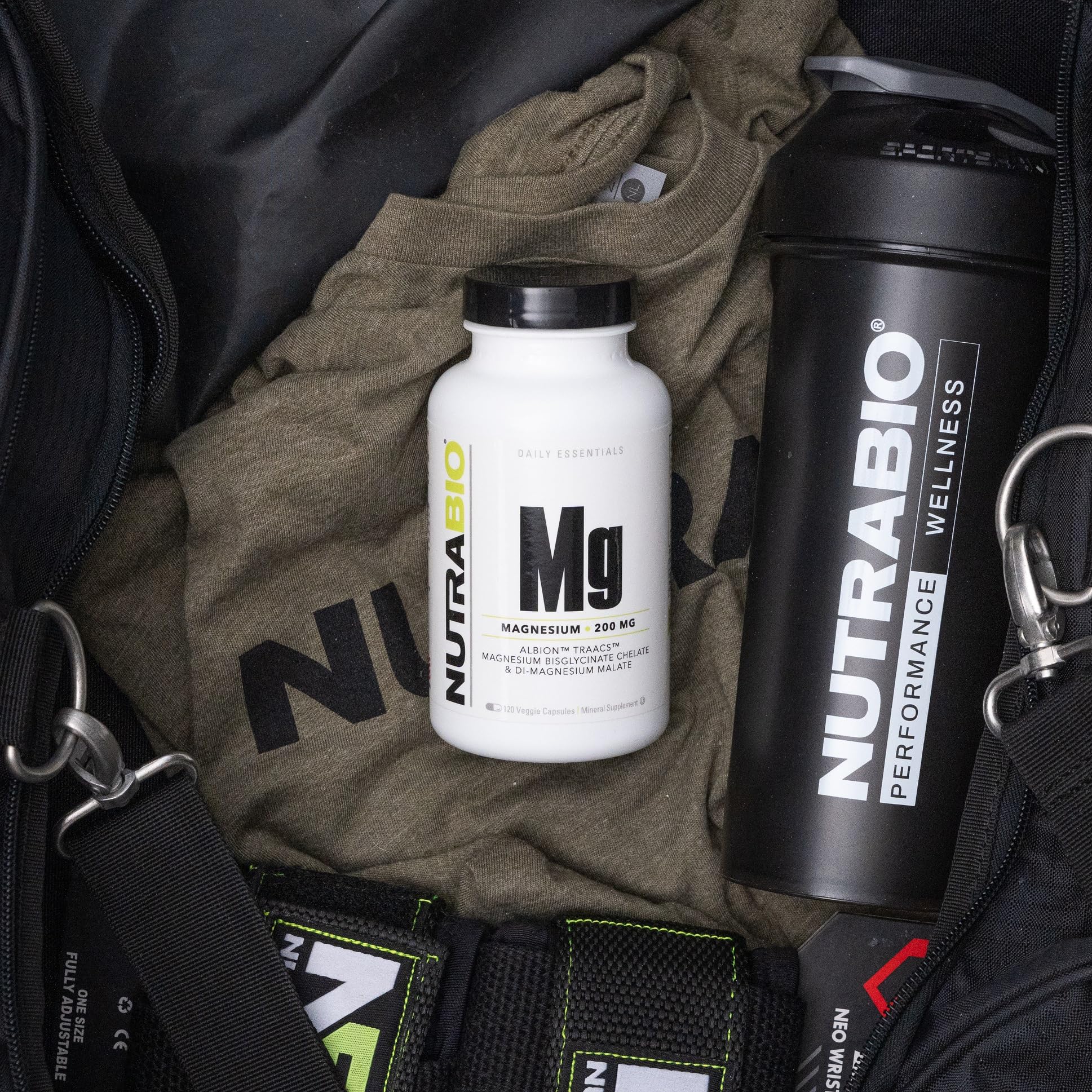 Close-up of enhanced absorption magnesium glycinate and D-malate formulation