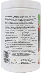 Powder dissolving in a glass of NutriDyn Super Vegetox