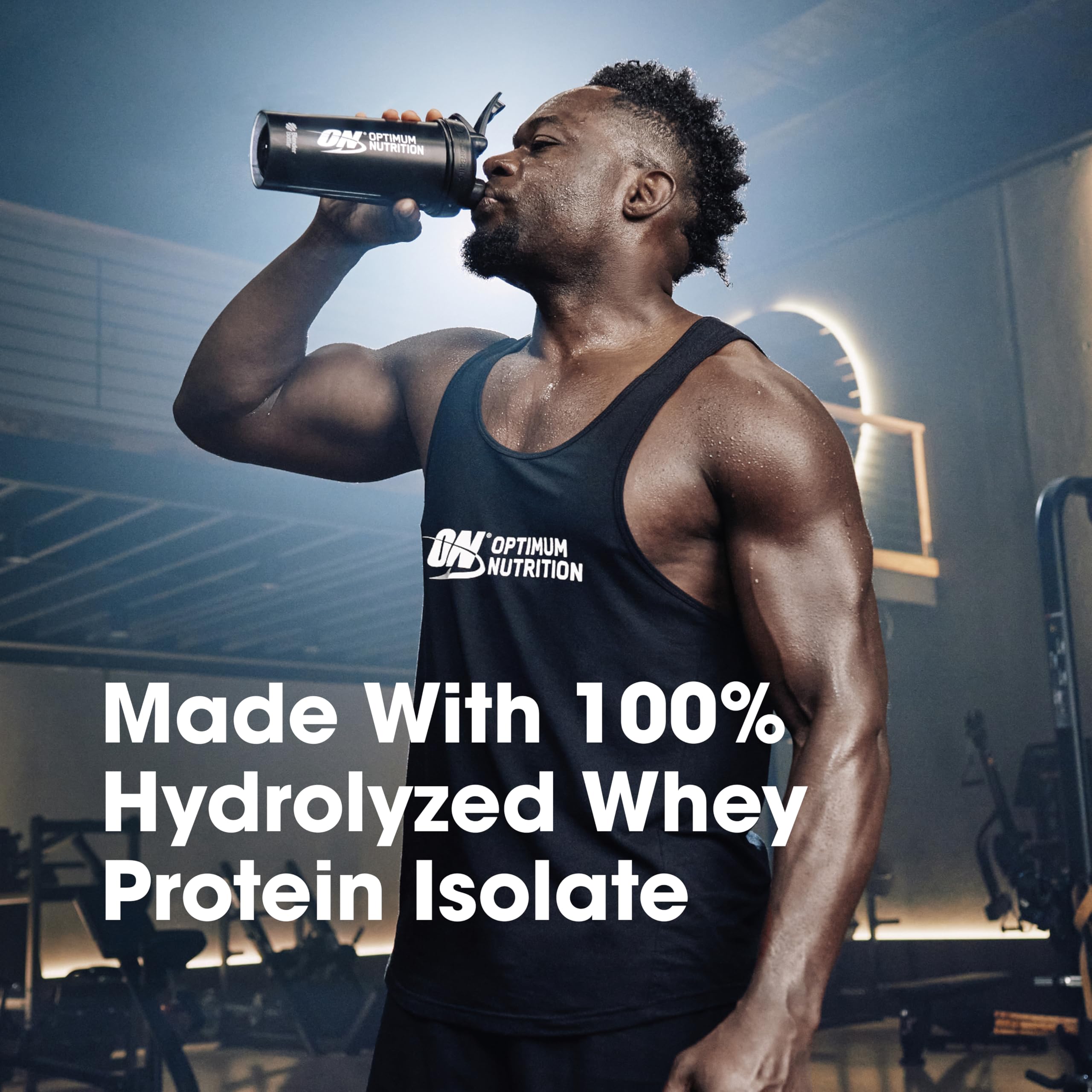 Optimum Nutrition Platinum Hydrowhey hydrolyzed isolates close-up emphasizes ultra-pure protein.