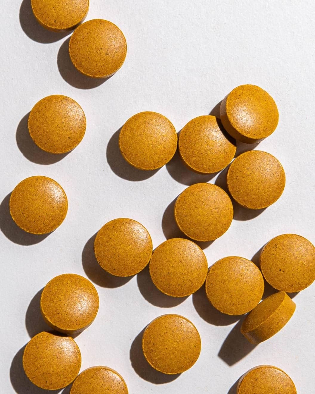 Cognitive support with turmeric imagery
