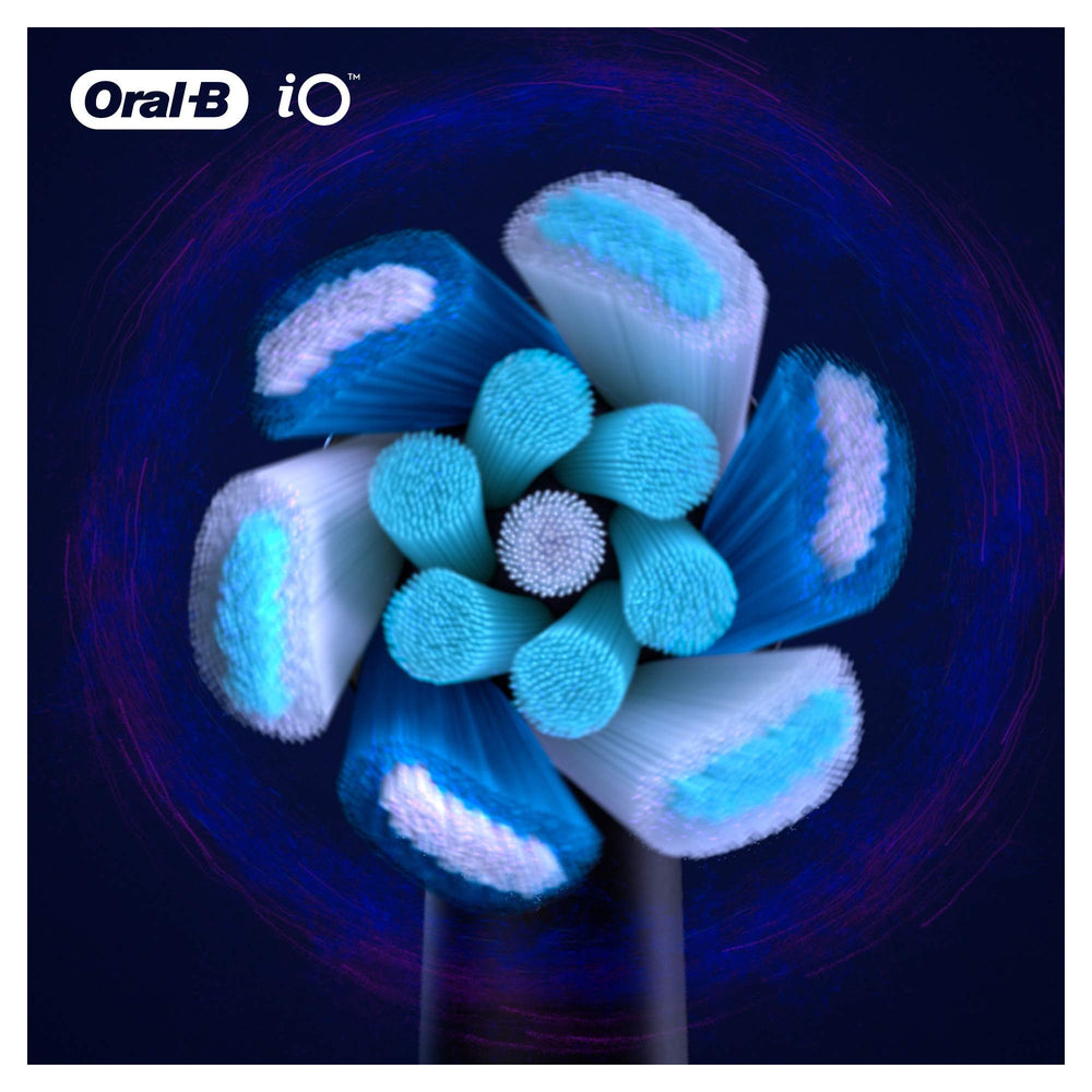 iO technology branding on Oral-B Ultimate Clean head