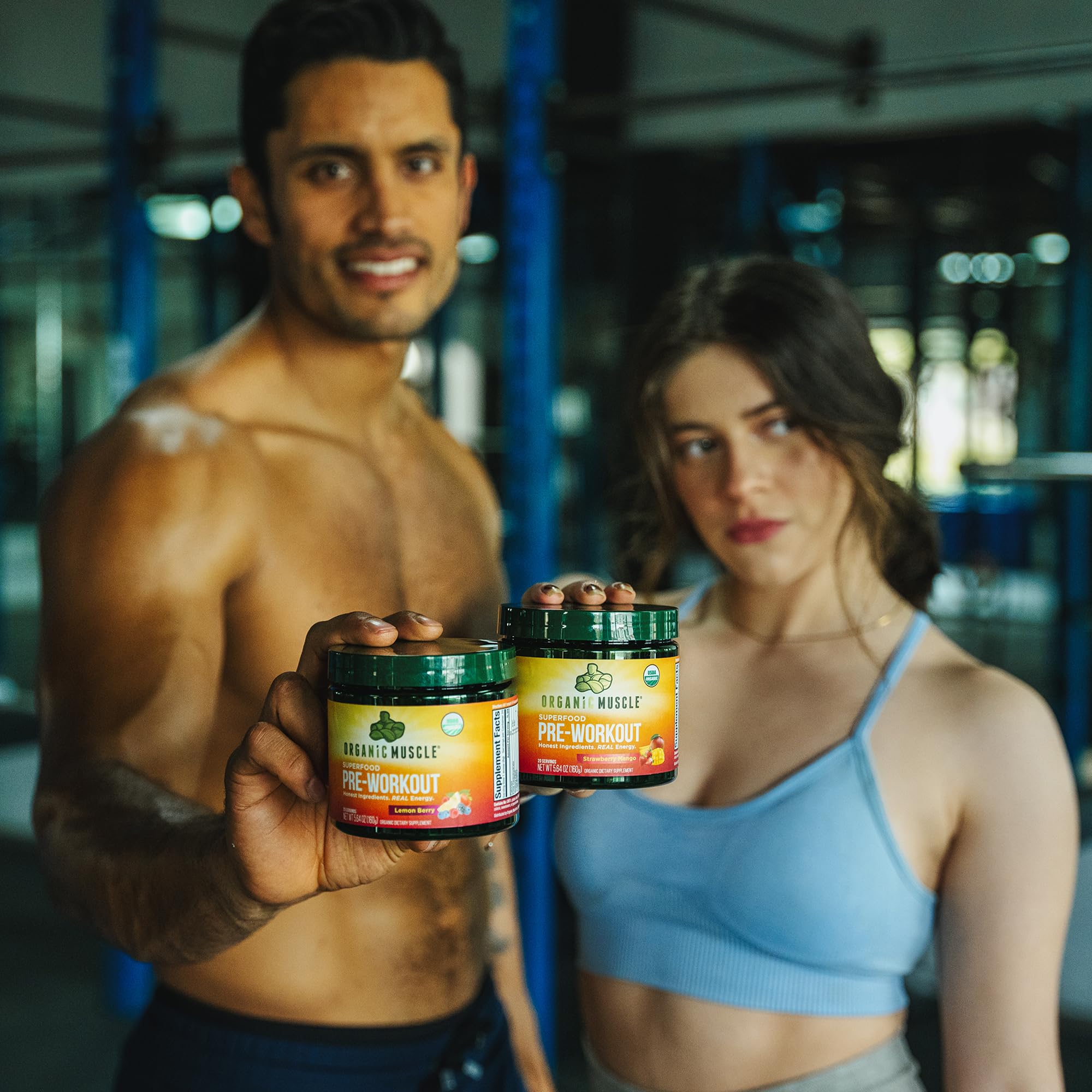 Organic Muscle packaging emphasizes 20 servings for easy daily use.