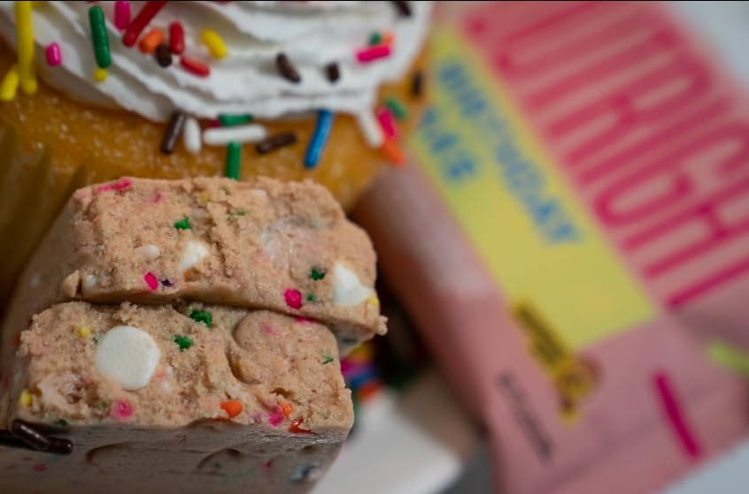 Outright Bars Birthday Cake Peanut Butter flavor – bar close-up