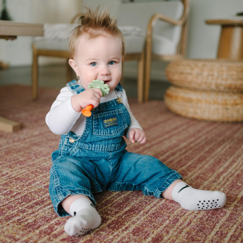 360° soft bristles for gentle cleaning