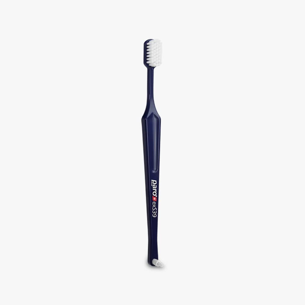 Brushing around braces using Paro exS39 with Interspace F