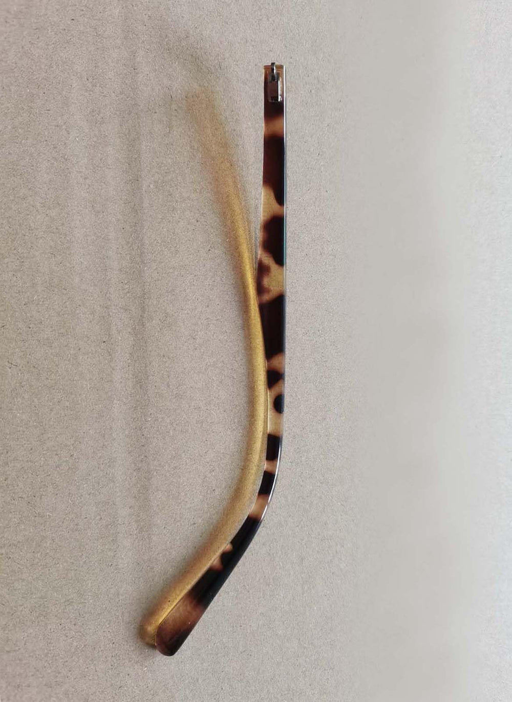 Plastic temple arms in leopard print