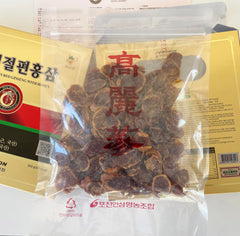 Process image showing boiling ginseng with honey for 24-48 hours