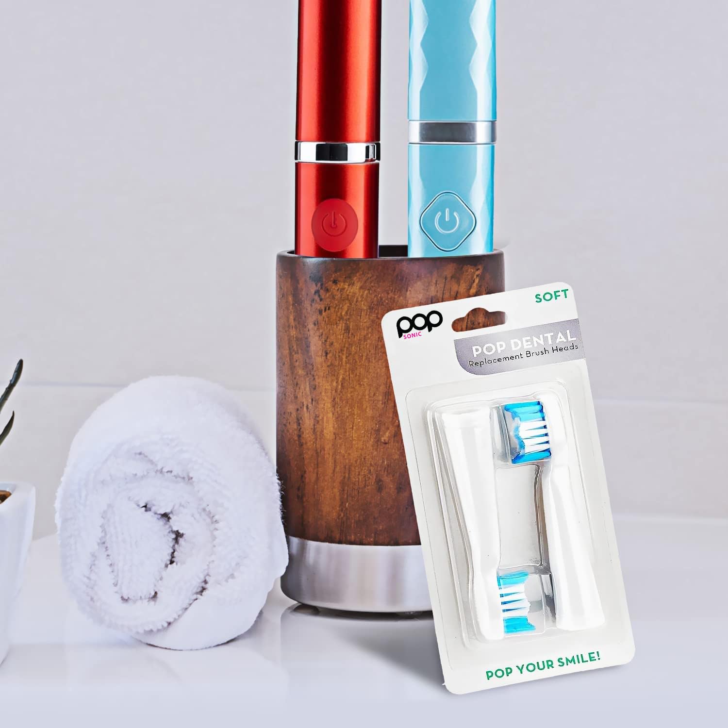 Slim design replacement head reaches hard-to-clean areas