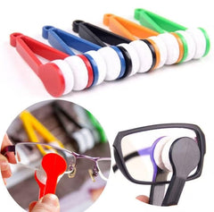 Compact pocket-sized eyeglass cleaner