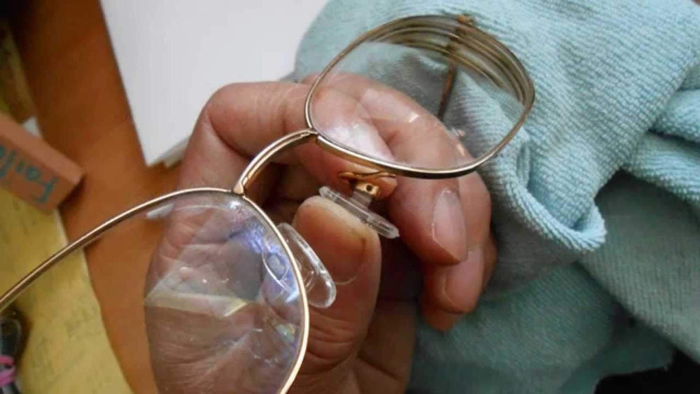 Adults and children can use these push-in nose pads