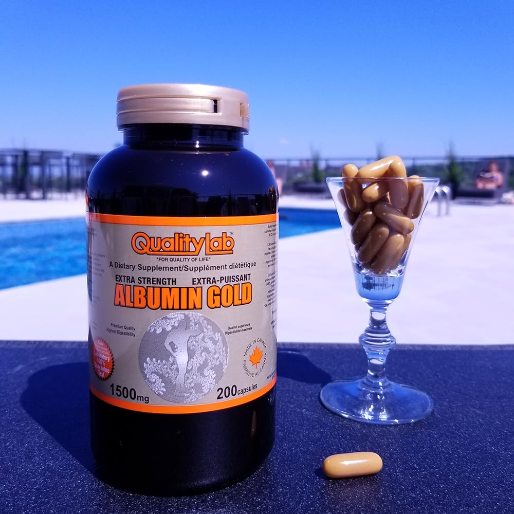 Capsules close-up of QualityLab Albumin Gold 1500 mg