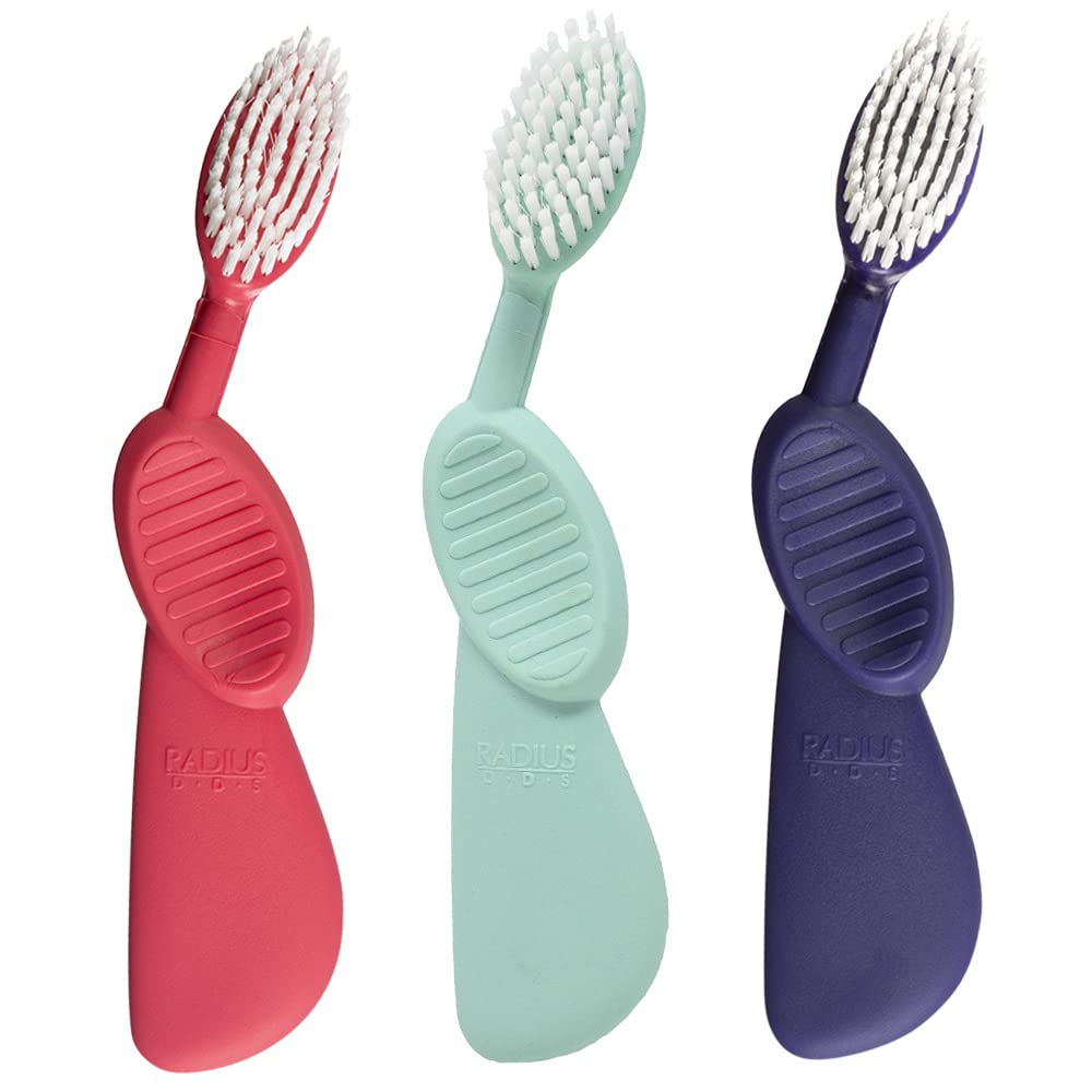 Front and angle view of the RADIUS Flex Brush Right-Hand 3-Pack