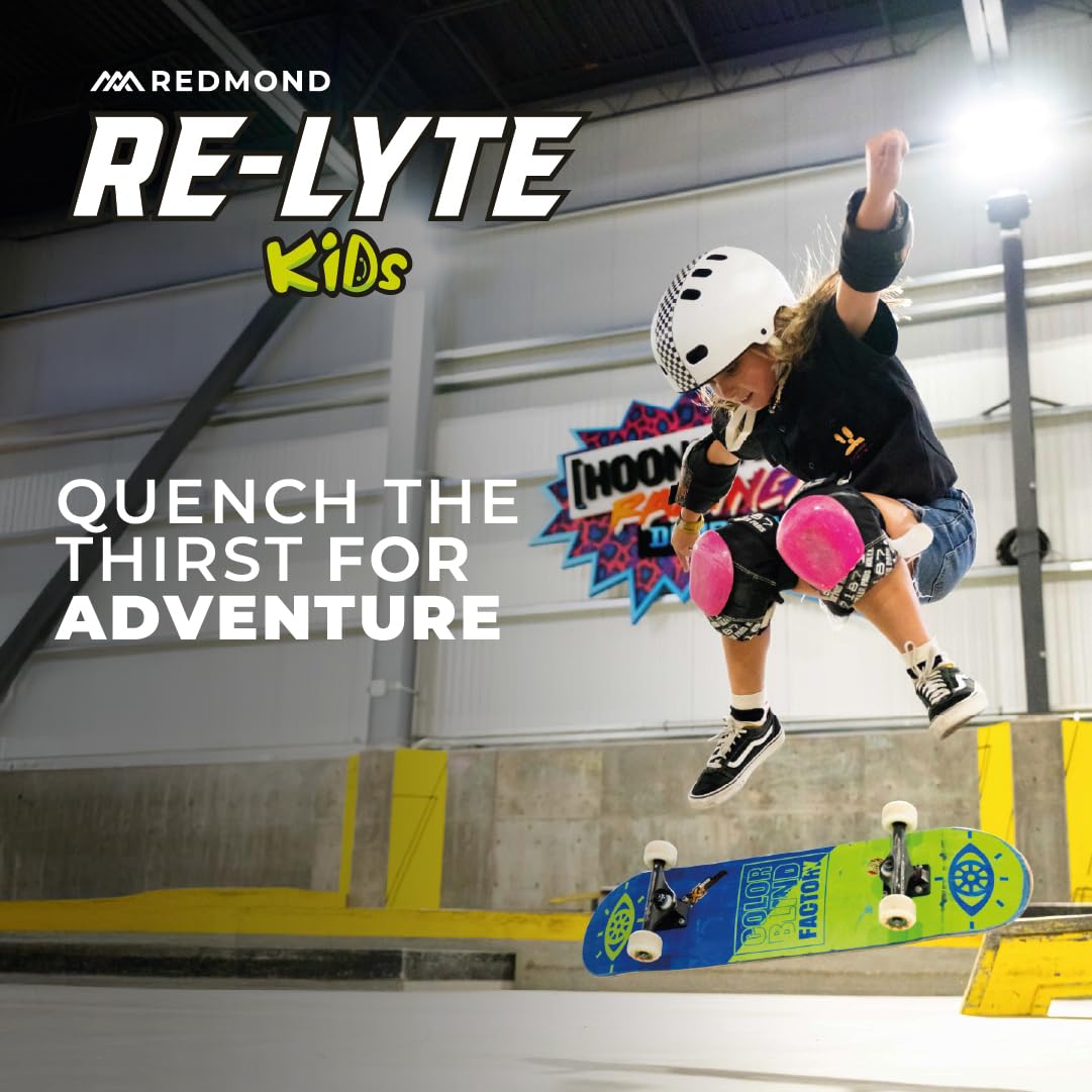 Graphic showing kid-friendly hydration and clean ingredients