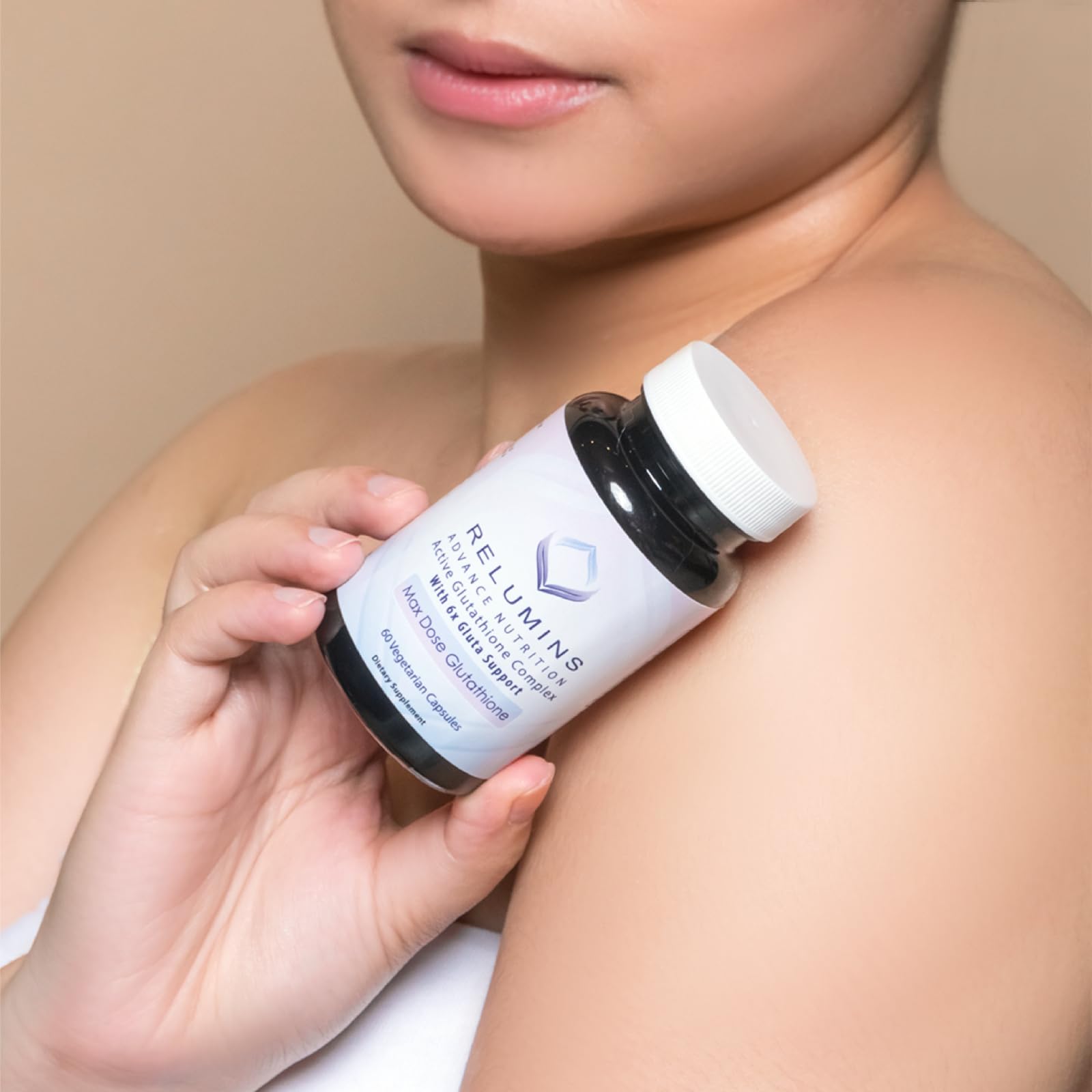 Product image showing 900mg glutathione and six boosters concept