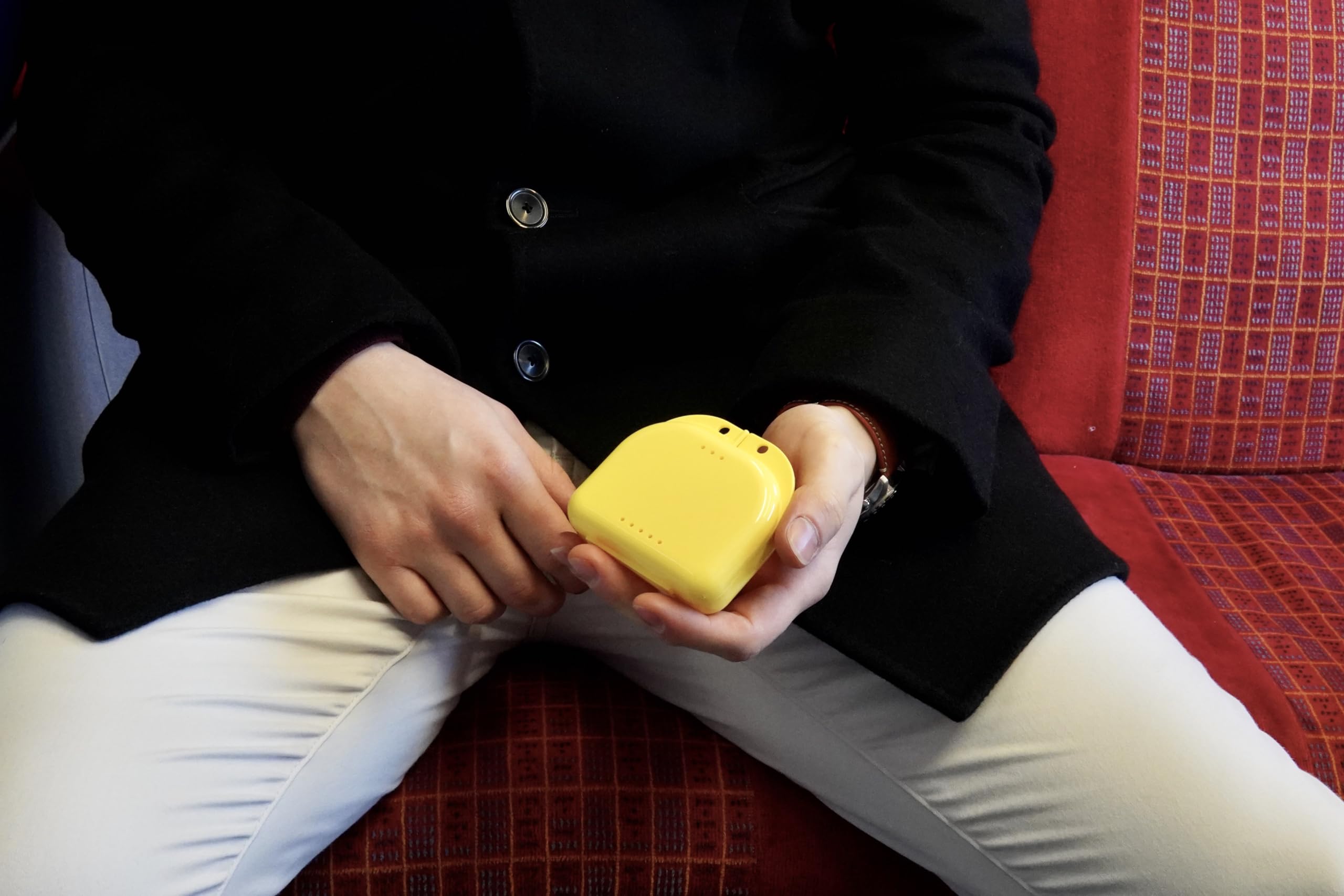 Durable, odor-free retainer case with secure closure