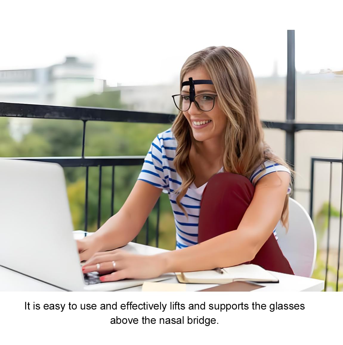 Glasses suspended from the elastic headband to avoid pressure on the nasal bridge