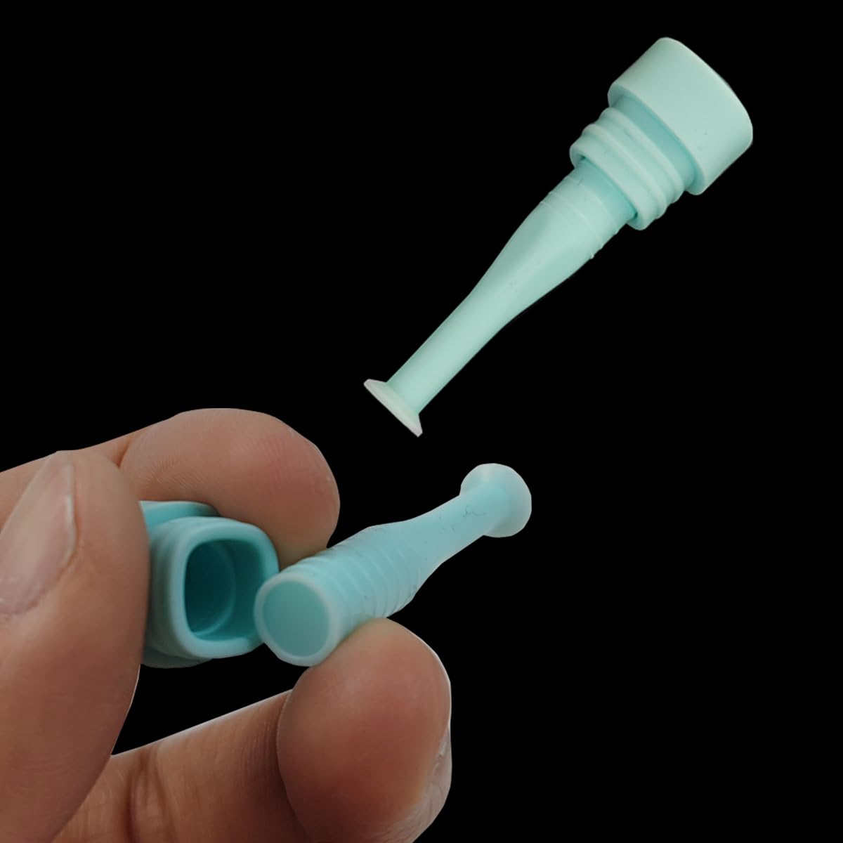 Close-up of ROYHOO lens remover plunger
