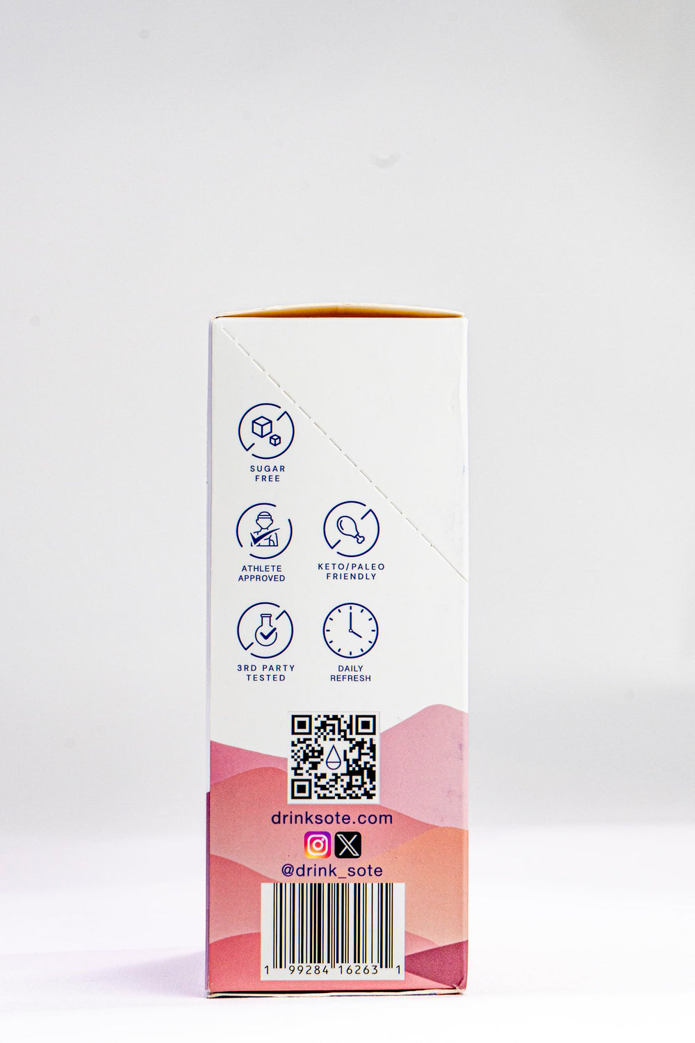 Salt of the Earth Grapefruit packet for zingy hydration during activity.