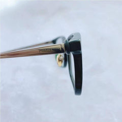 Close-up of silicone hinge rings