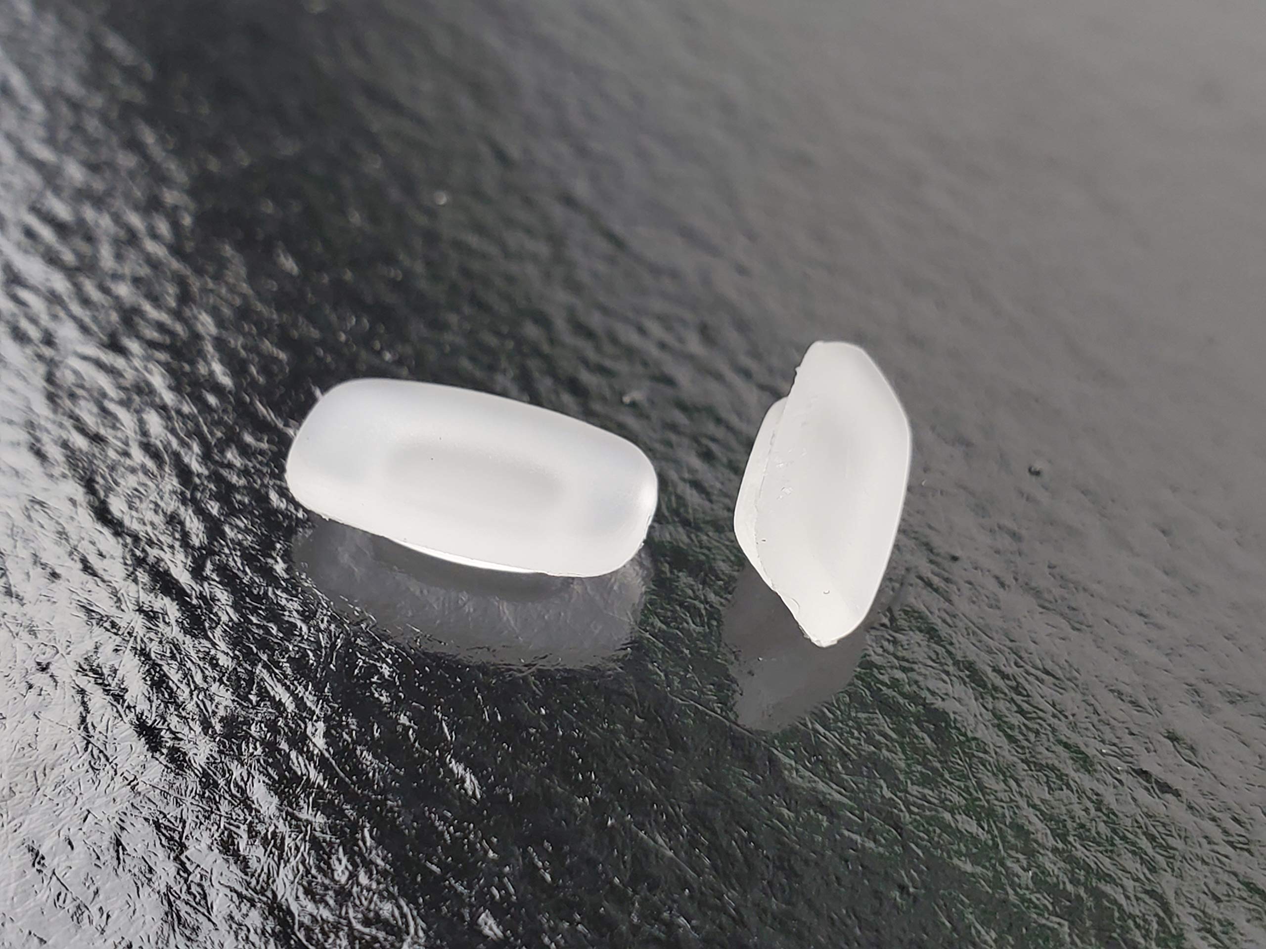 Close-up of 12x6mm silicone nose pad