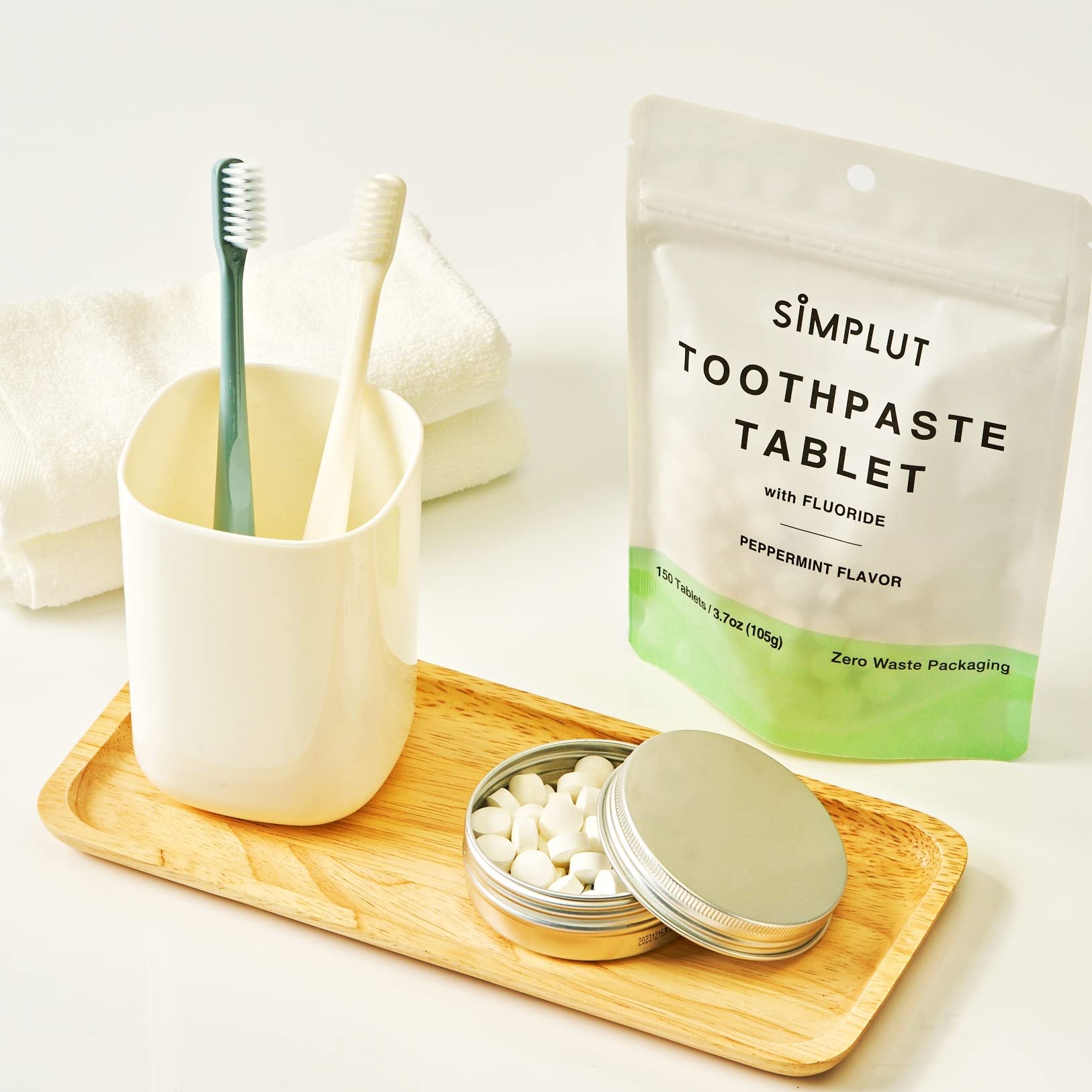 Vegan, cruelty-free SIMPLUT toothpaste tablets